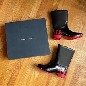 NWT Tommy Hilfiger Logomania Rain Boots sz 8 Womens